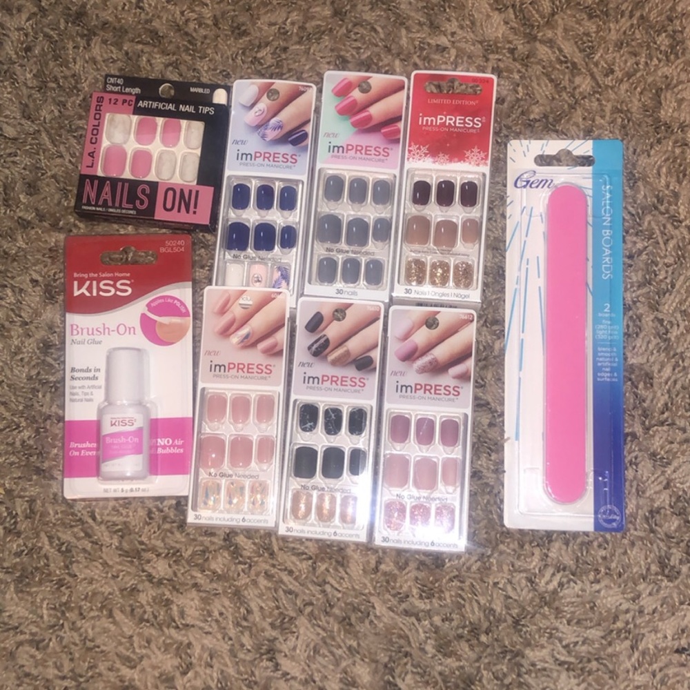 Press on nail kit